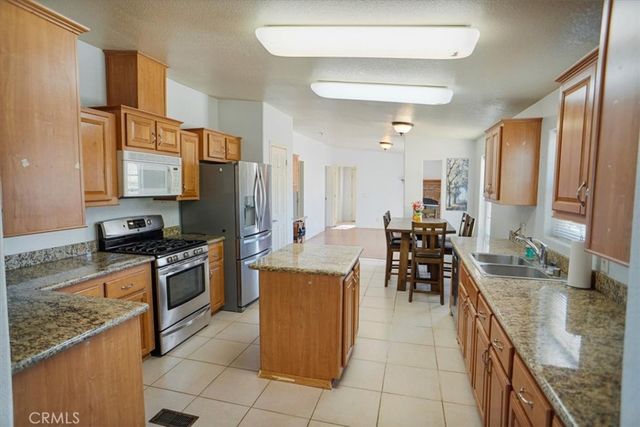 12332 E Avenue X, Pearblossom, CA 93553