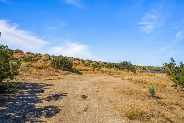 12332 E Avenue X, Pearblossom, CA 93553