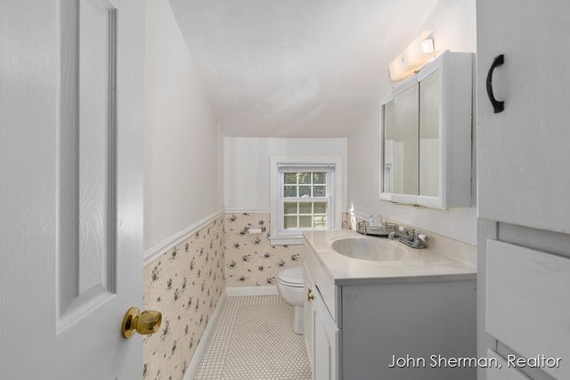 1822 Mayfair Drive, Grand Rapids, MI 49503