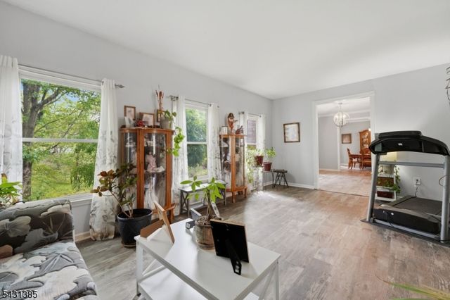 1116 Van Arsdale Dr, Branchburg Twp., NJ 08853