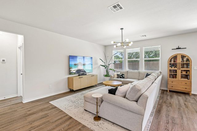 104 Terminus TRL, Liberty Hill, TX 78642