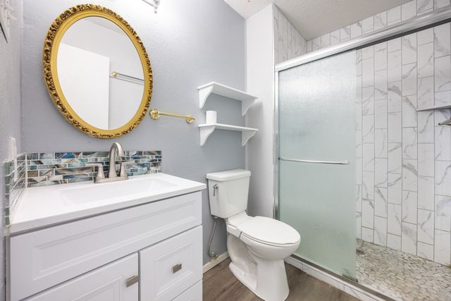 722 Meadowglen Drive, Duncanville, TX 75137