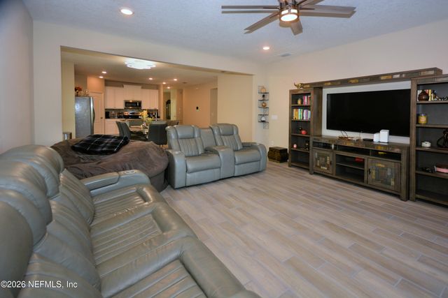 7324 ROCK BROOK Drive, Jacksonville, FL 32222