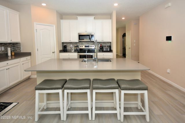 7324 ROCK BROOK Drive, Jacksonville, FL 32222