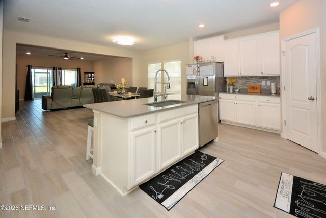 7324 ROCK BROOK Drive, Jacksonville, FL 32222