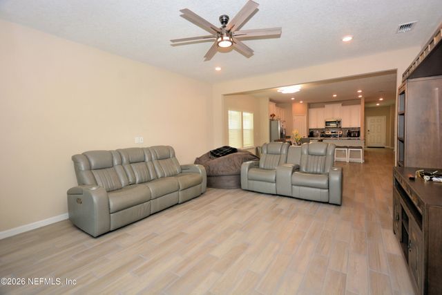 7324 ROCK BROOK Drive, Jacksonville, FL 32222