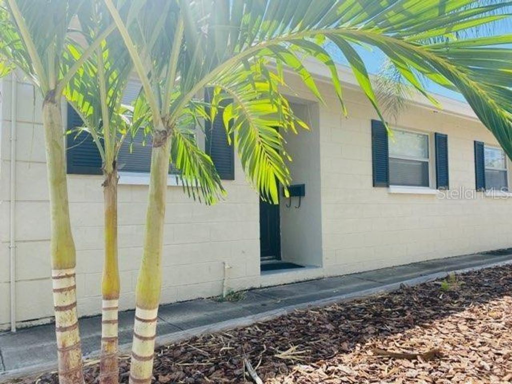 612 88TH AVENUE N 5, St Petersburg, FL 33702