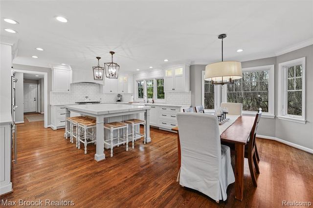 5275 Brookdale Road, Bloomfield Hills, MI 48304