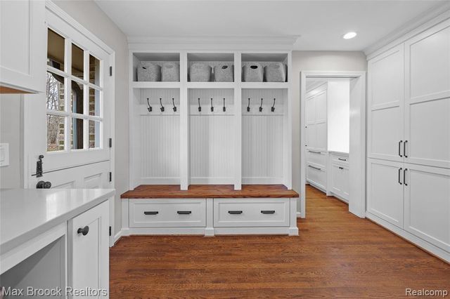 5275 Brookdale Road, Bloomfield Hills, MI 48304