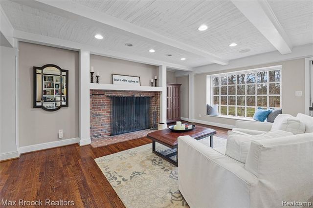 5275 Brookdale Road, Bloomfield Hills, MI 48304
