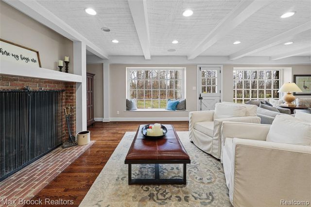 5275 Brookdale Road, Bloomfield Hills, MI 48304