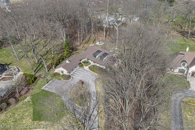 5275 Brookdale Road, Bloomfield Hills, MI 48304