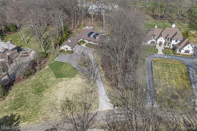 5275 Brookdale Road, Bloomfield Hills, MI 48304