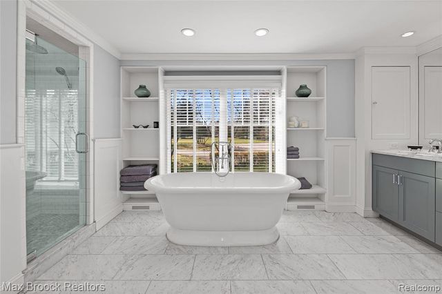 5275 Brookdale Road, Bloomfield Hills, MI 48304