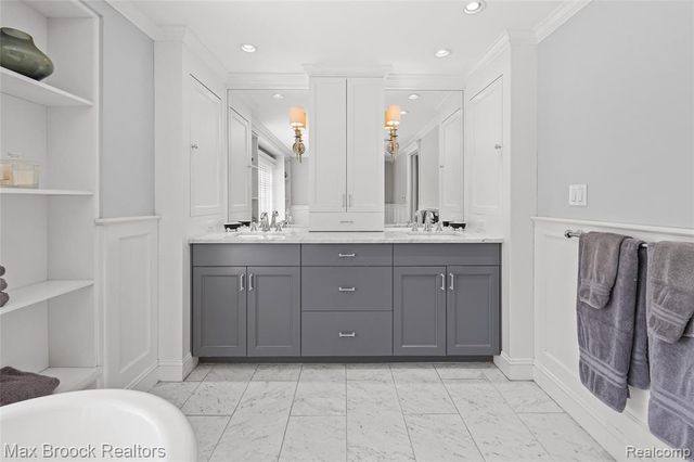 5275 Brookdale Road, Bloomfield Hills, MI 48304