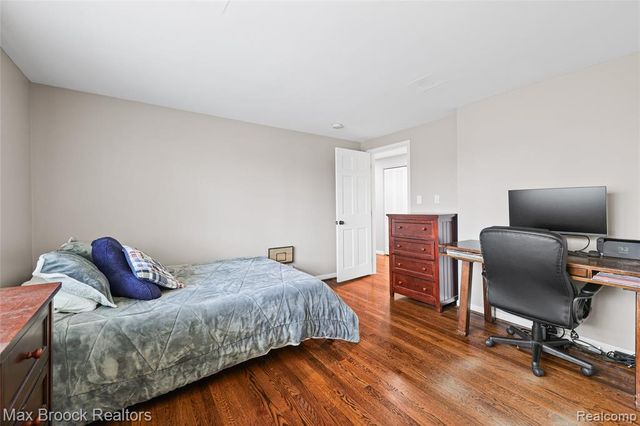 5275 Brookdale Road, Bloomfield Hills, MI 48304
