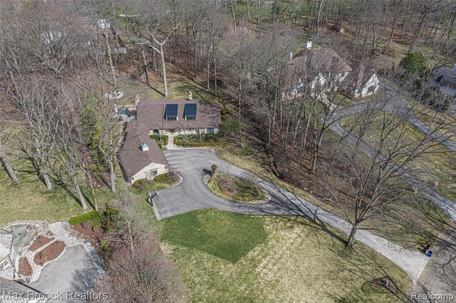 5275 Brookdale Road, Bloomfield Hills, MI 48304