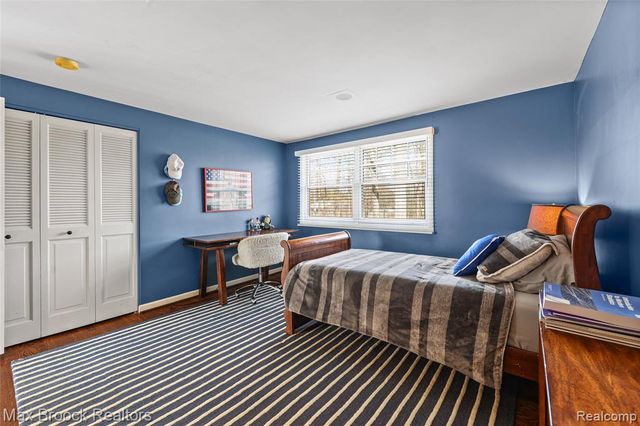 5275 Brookdale Road, Bloomfield Hills, MI 48304