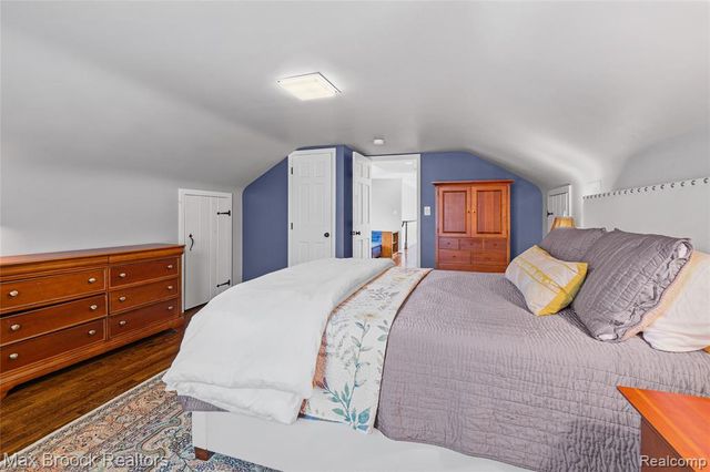 5275 Brookdale Road, Bloomfield Hills, MI 48304