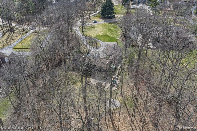 5275 Brookdale Road, Bloomfield Hills, MI 48304