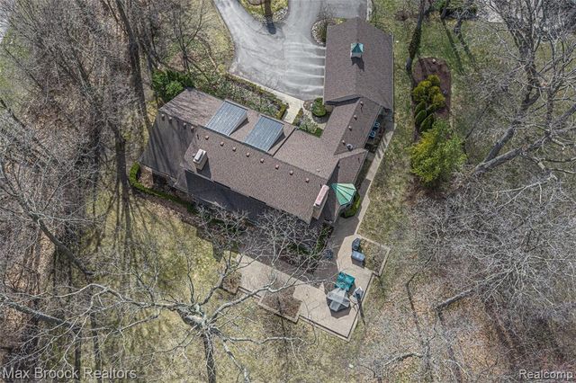 5275 Brookdale Road, Bloomfield Hills, MI 48304