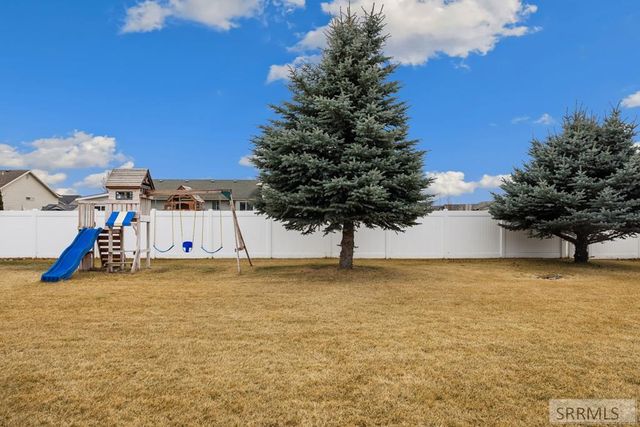 4676 Weigel Circle, Iona, ID 83427