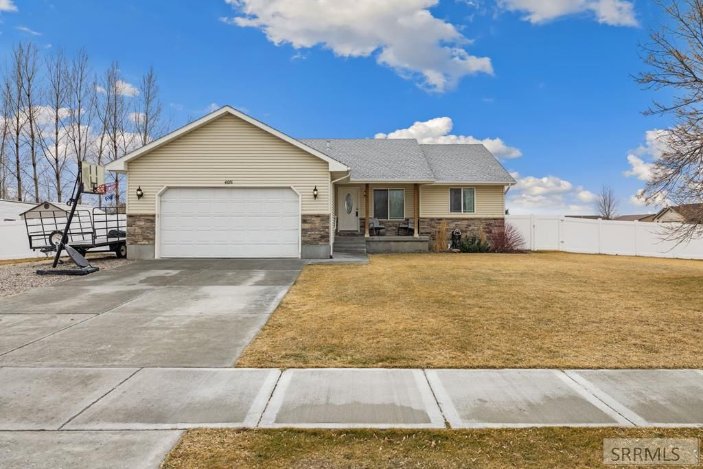 4676 Weigel Circle, Iona, ID 83427