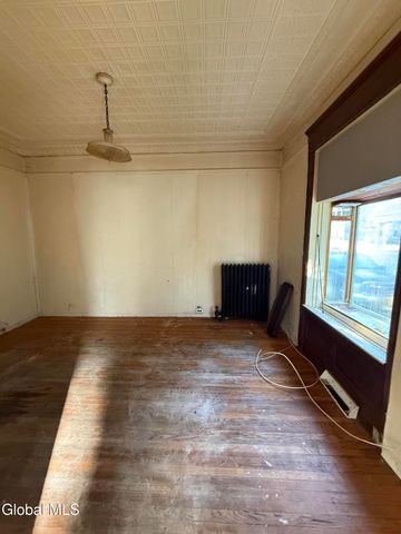 187 Bleecker Street, Gloversville, NY 12078