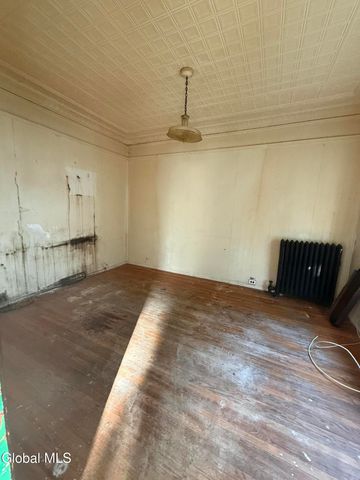 187 Bleecker Street, Gloversville, NY 12078