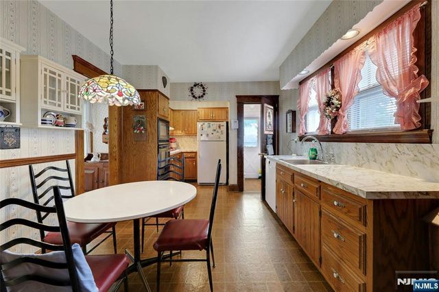 337 Corona Place, Ridgewood, NJ 07450