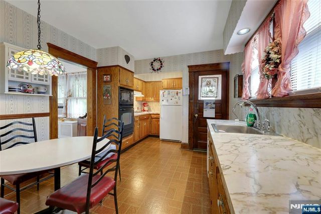 337 Corona Place, Ridgewood, NJ 07450