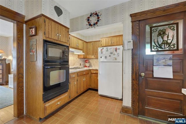 337 Corona Place, Ridgewood, NJ 07450