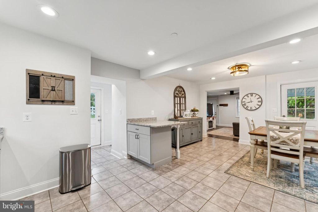 2372 MAYBERRY RD, Westminster, MD 21158