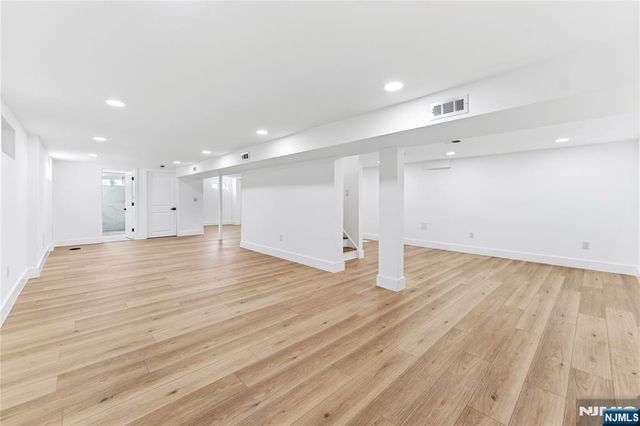 89 Susan Court, Clifton, NJ 07012