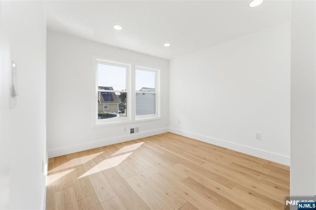 89 Susan Court, Clifton, NJ 07012