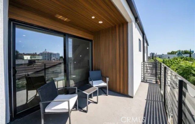 1943 Carmen, Los Angeles, CA 90068