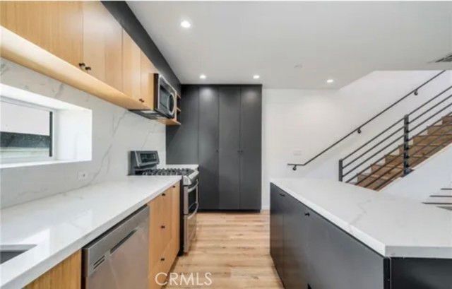 1943 Carmen, Los Angeles, CA 90068