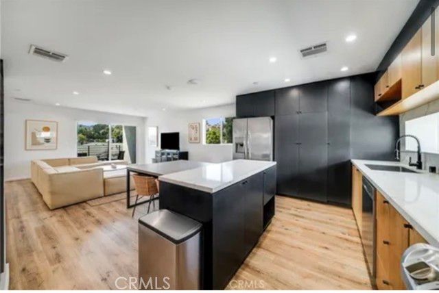 1943 Carmen, Los Angeles, CA 90068