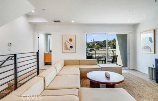 1943 Carmen, Los Angeles, CA 90068