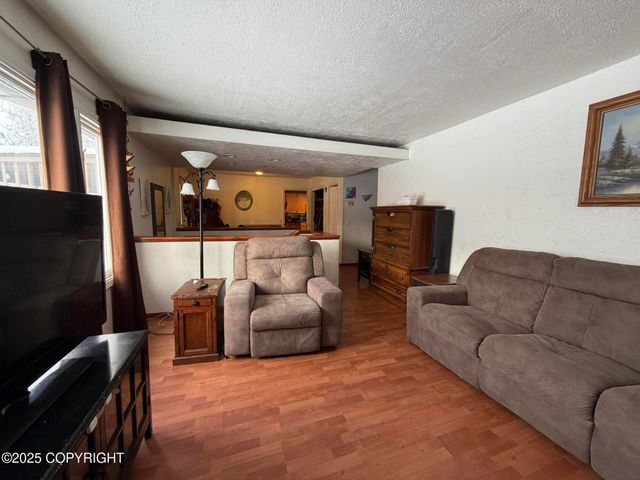 21635 Settlers Drive, Chugiak, AK 99567