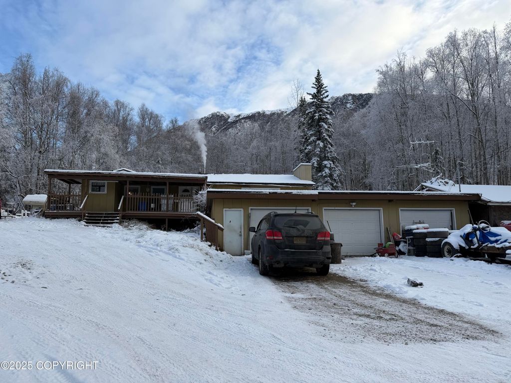 21635 Settlers Drive, Chugiak, AK 99567