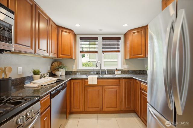 8903 3rd Avenue NW, Seattle, WA 98117
