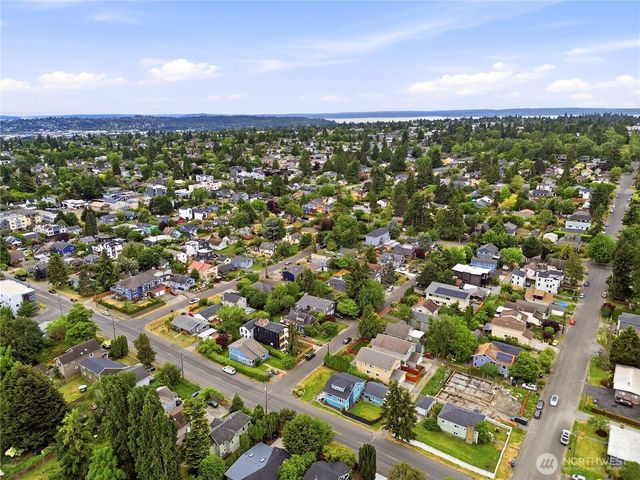 8903 3rd Avenue NW, Seattle, WA 98117