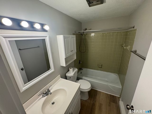 239 Old Farms Road 14C, Avon, CT 06001