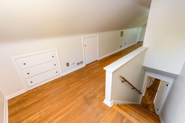 2212 Woodstock Road, Upper Arlington, OH 43221