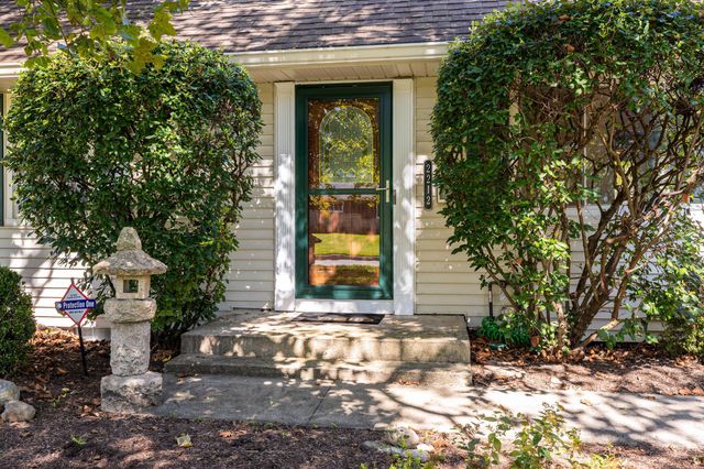 2212 Woodstock Road, Upper Arlington, OH 43221