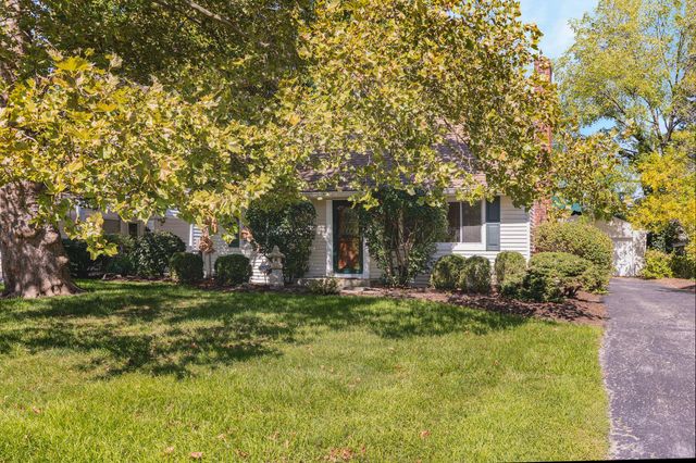 2212 Woodstock Road, Upper Arlington, OH 43221