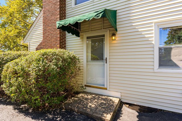 2212 Woodstock Road, Upper Arlington, OH 43221