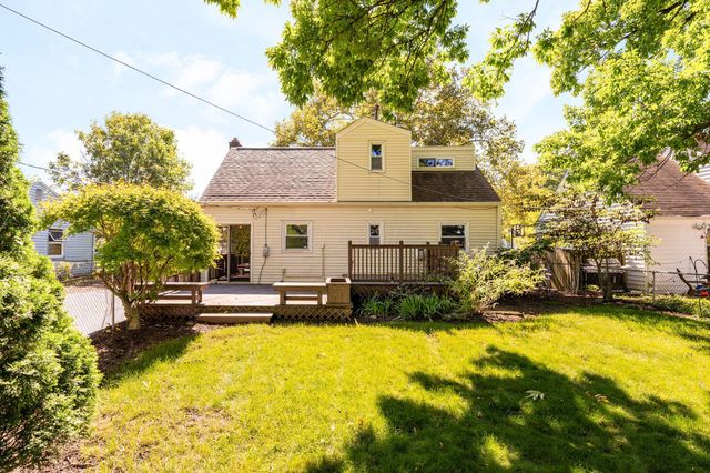 2212 Woodstock Road, Upper Arlington, OH 43221
