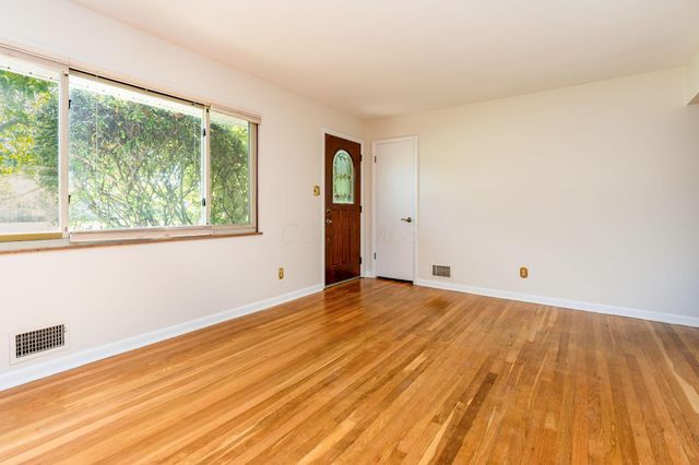 2212 Woodstock Road, Upper Arlington, OH 43221